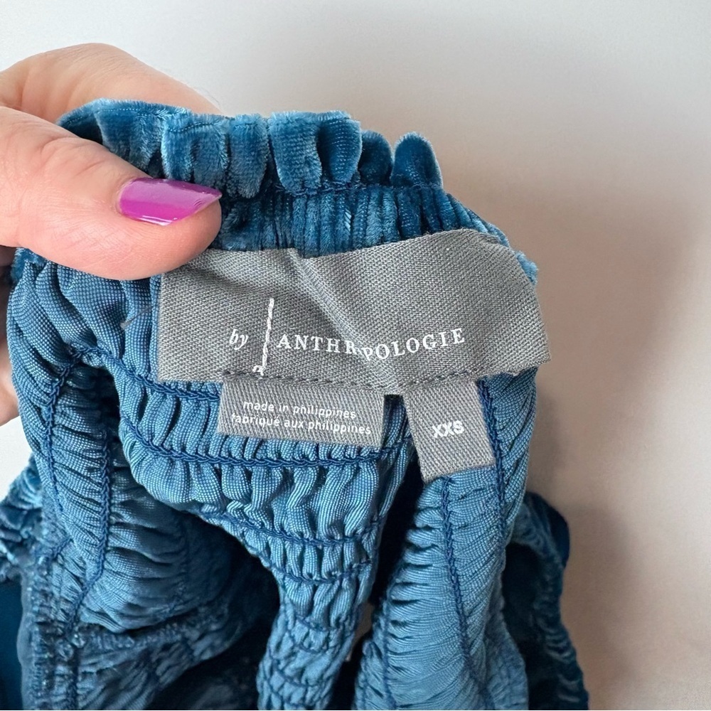 By Anthropologie Blue Velvet Smocked Puff Sleeve Crop Top - Picture 4 of 6